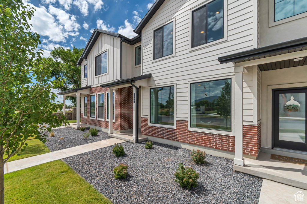 169 E VOLUNTEER DR Spanish Fork, UT 84660