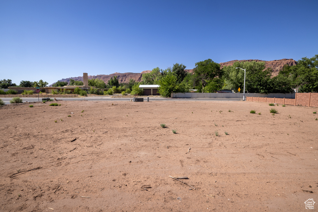 View of yard featuring a mountain view