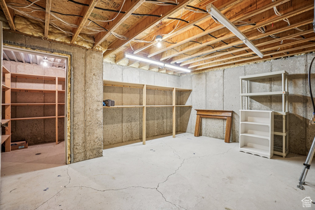 1089 W 2700 S Syracuse, UT 84075