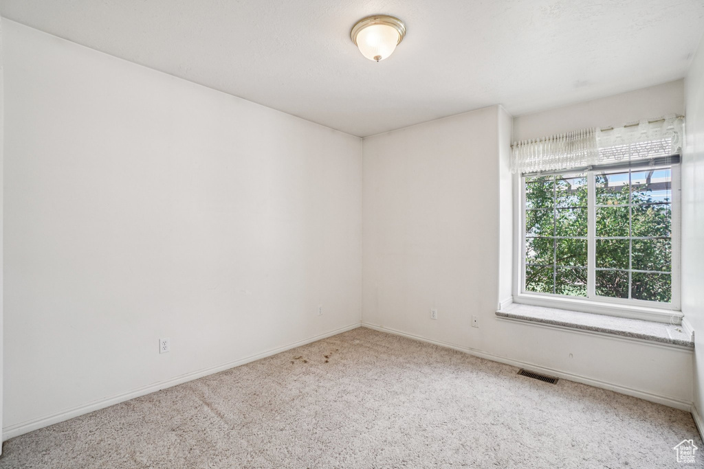 1089 W 2700 S Syracuse, UT 84075