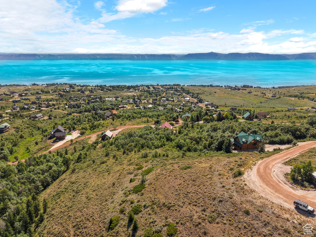 Bird's eye view of a water and mountain view