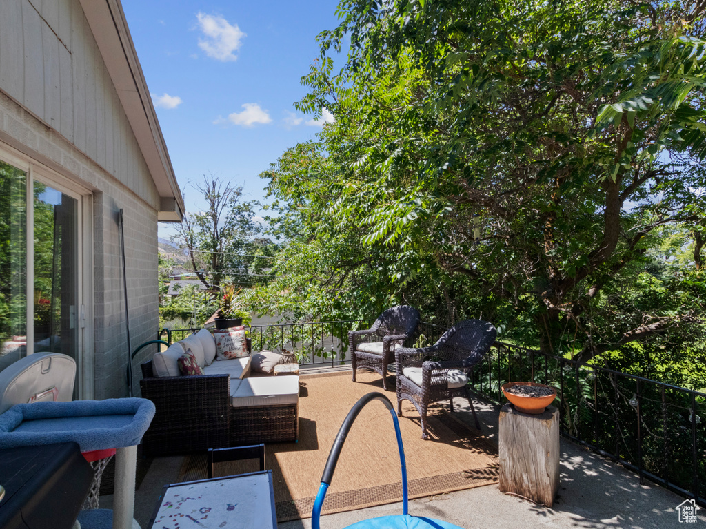 View of patio with outdoor lounge area