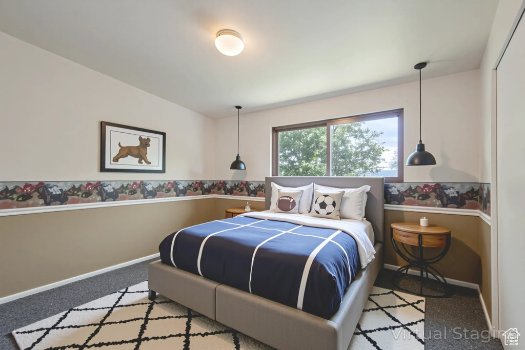 Bedroom with carpet