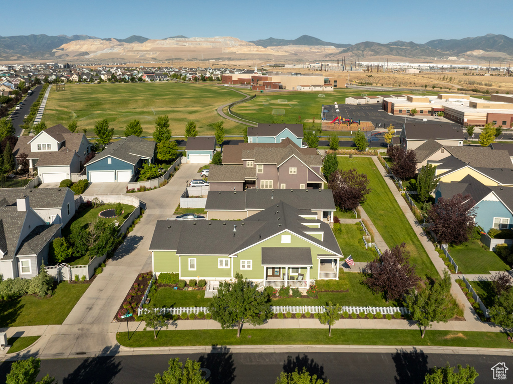 10296 S SALMON DR South Jordan, UT 84095