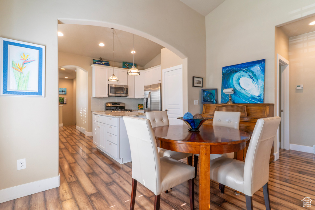 10296 S SALMON DR South Jordan, UT 84095