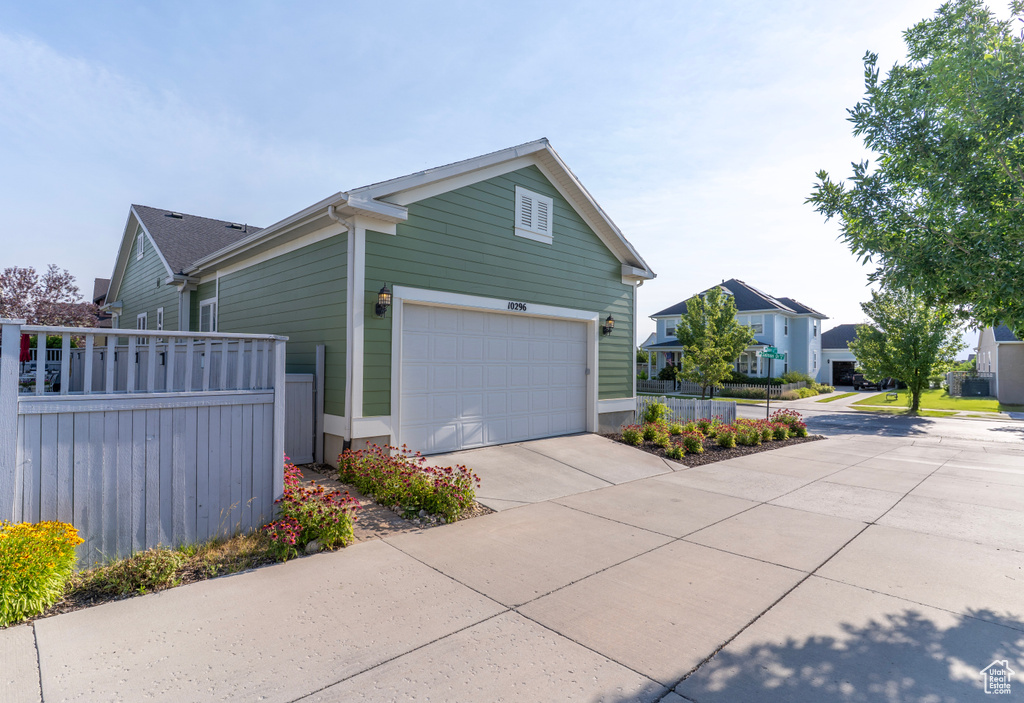 10296 S SALMON DR South Jordan, UT 84095
