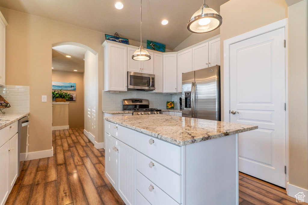 10296 S SALMON DR South Jordan, UT 84095