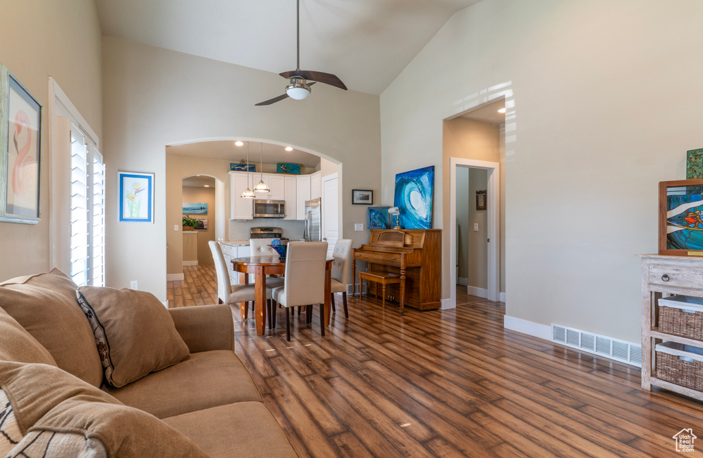 10296 S SALMON DR South Jordan, UT 84095