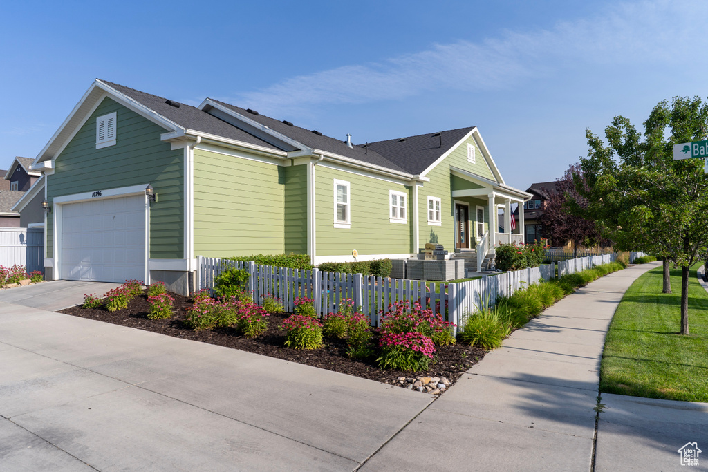10296 S SALMON DR South Jordan, UT 84095