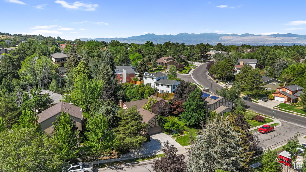 8916 S COBBLE CREST LN Sandy, UT 84093