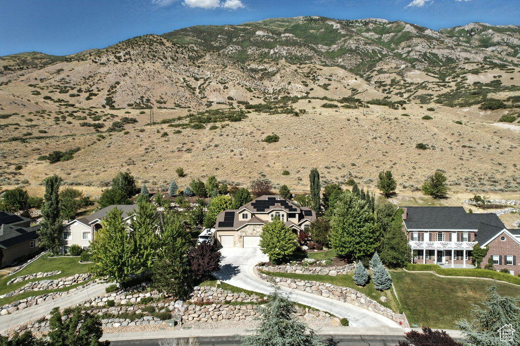 Aerial overview of property\\\\\\\\\\\\\\\\\\\\\\\\\\\\\\\\\\\\\\\\\\\\\\\\\\\\\\\\\\\\\\\'s location featuring a mountainous background