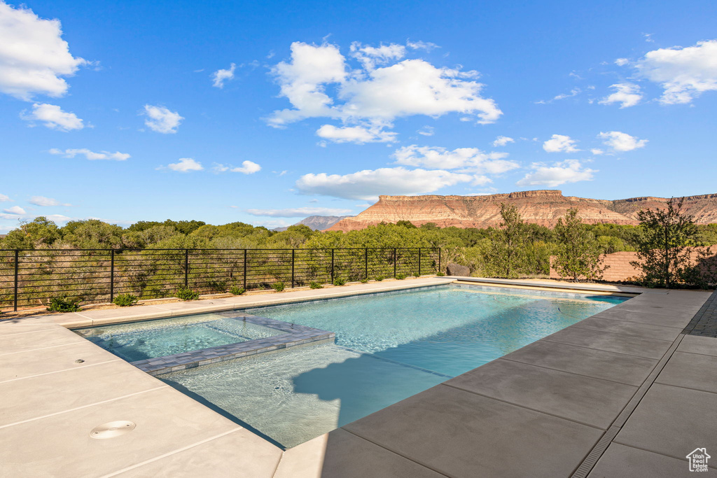 Photo 81 for MLS #2098176 at 151 S Rancho Sante Fe