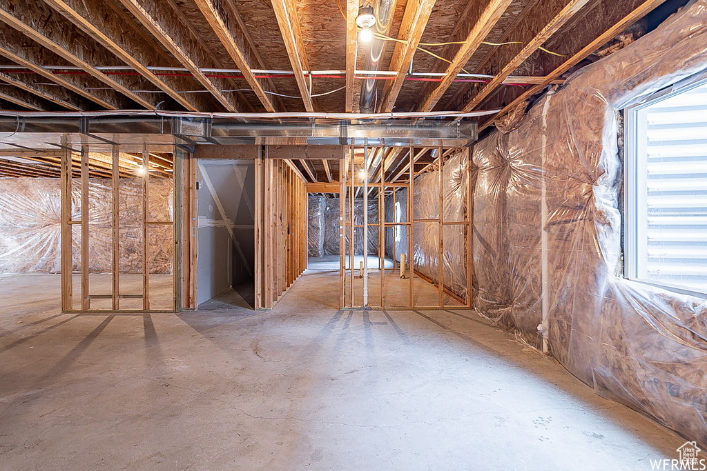 124 N PEACH ST Santaquin, UT 84655