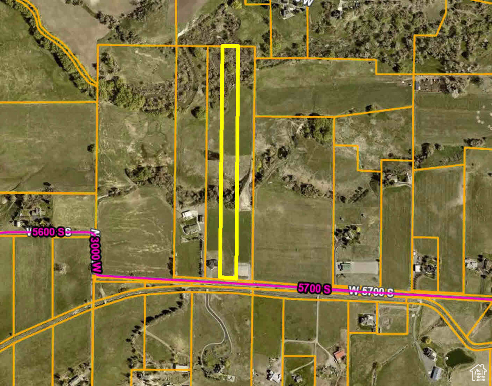 Aerial view of property's location with property boundaries highlighted