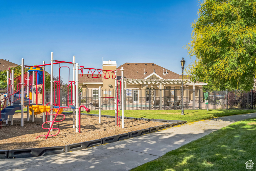 Communal playground with a pergola