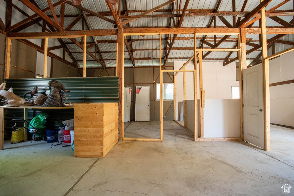 Miscellaneous room with concrete flooring