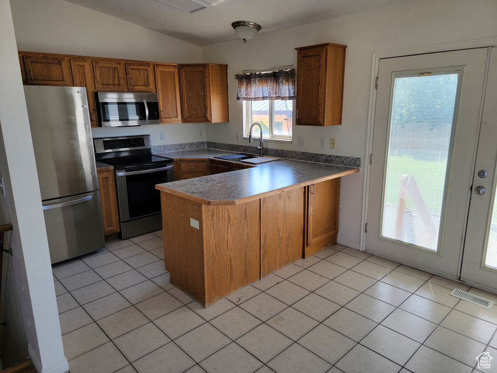Photo 3 for MLS #2098274 at 556 W 860 South