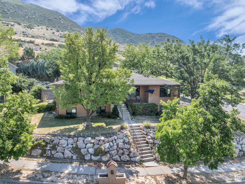 1834 N 200 E Centerville, UT 84014