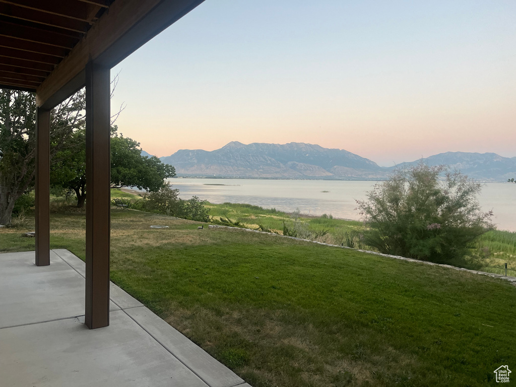 Mountain view with a nearby body of water