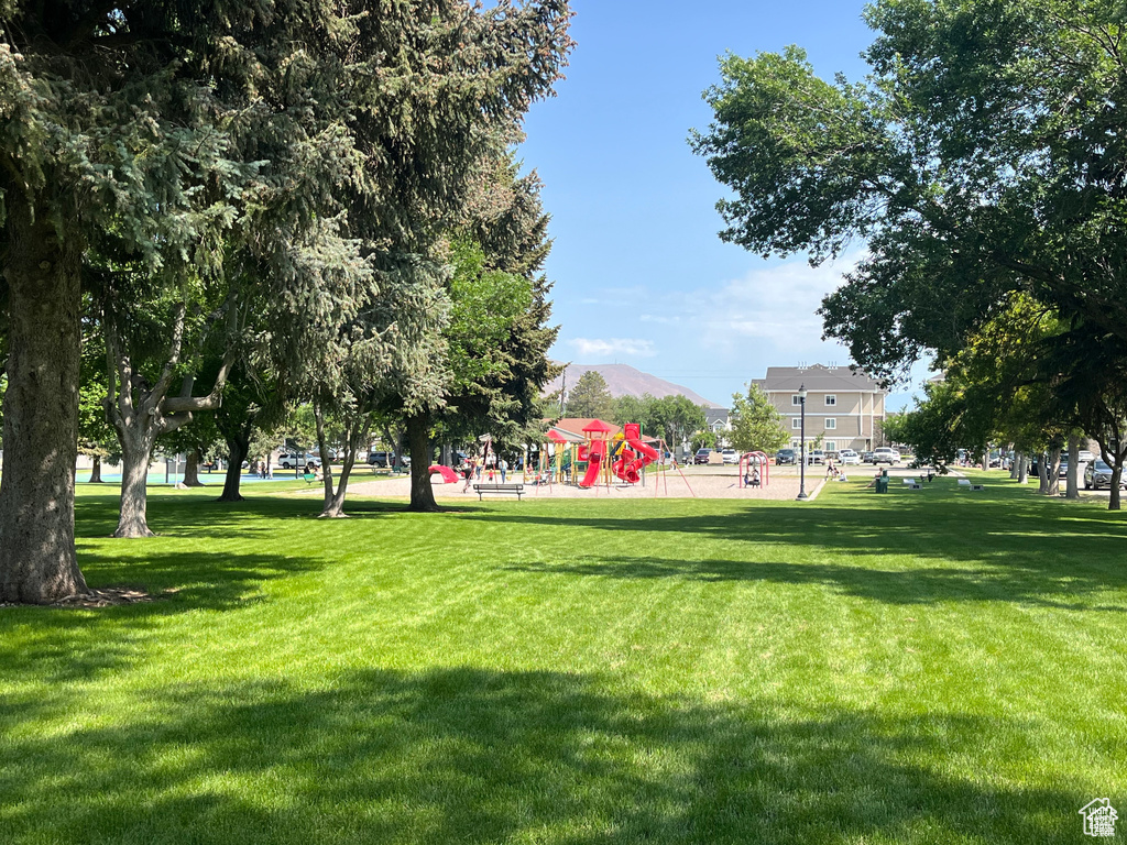 Surrounding community with a lawn