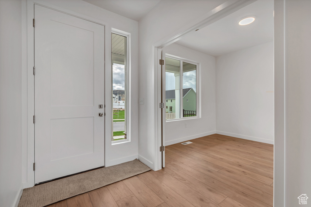 Photo 6 for MLS #2098324 at 1418 S Boxelder Dr #167