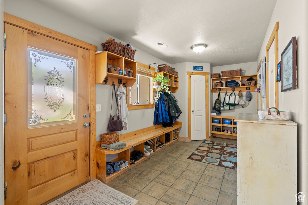 135 W COVE DR Elk Ridge, UT 84651