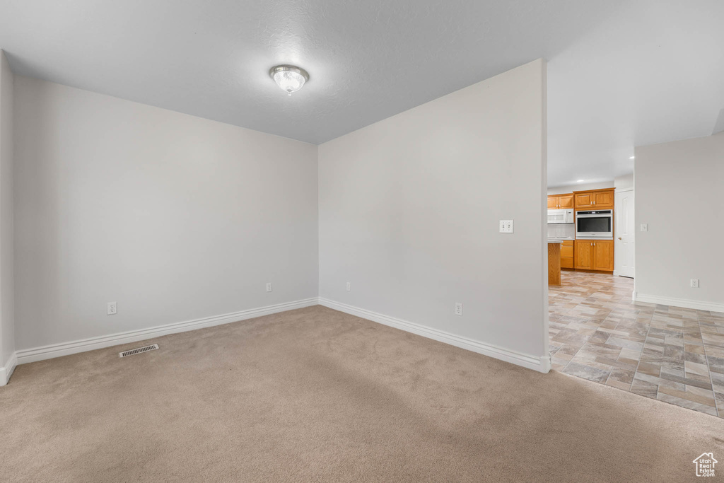 Photo 5 for MLS #2098353 at 2474 N Dorchester Ave