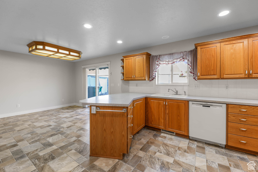 Photo 10 for MLS #2098353 at 2474 N Dorchester Ave