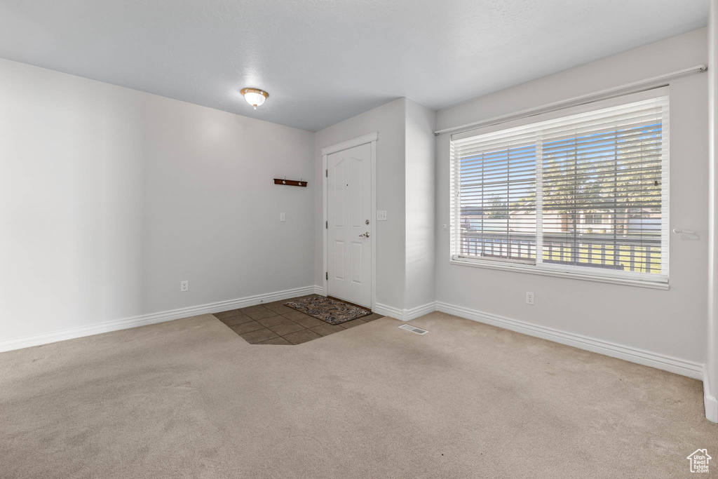 Photo 4 for MLS #2098353 at 2474 N Dorchester Ave