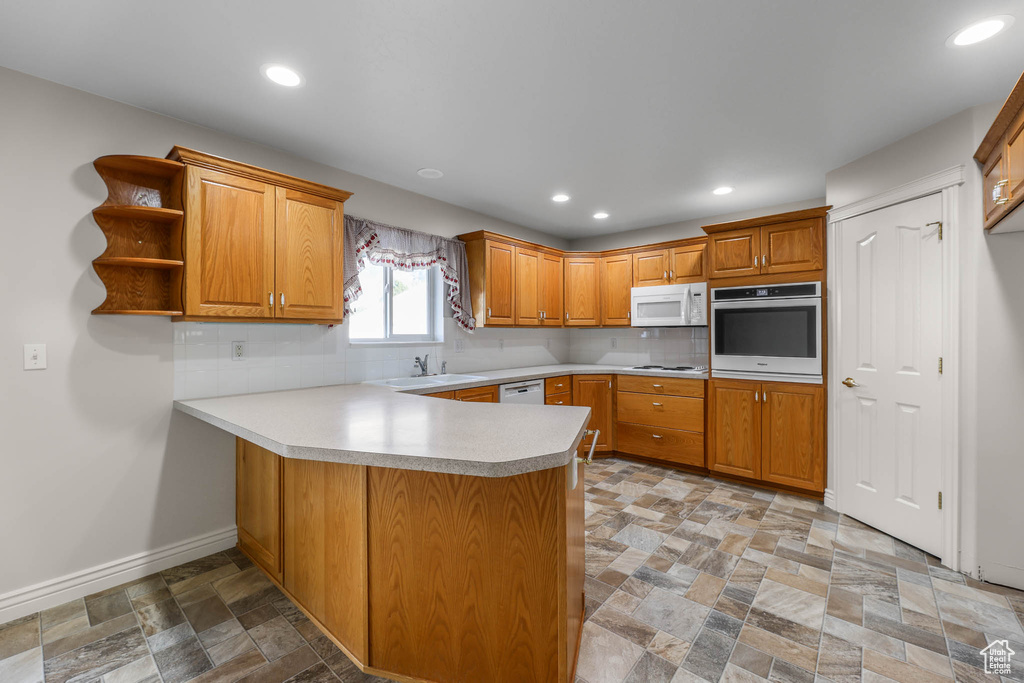 Photo 8 for MLS #2098353 at 2474 N Dorchester Ave