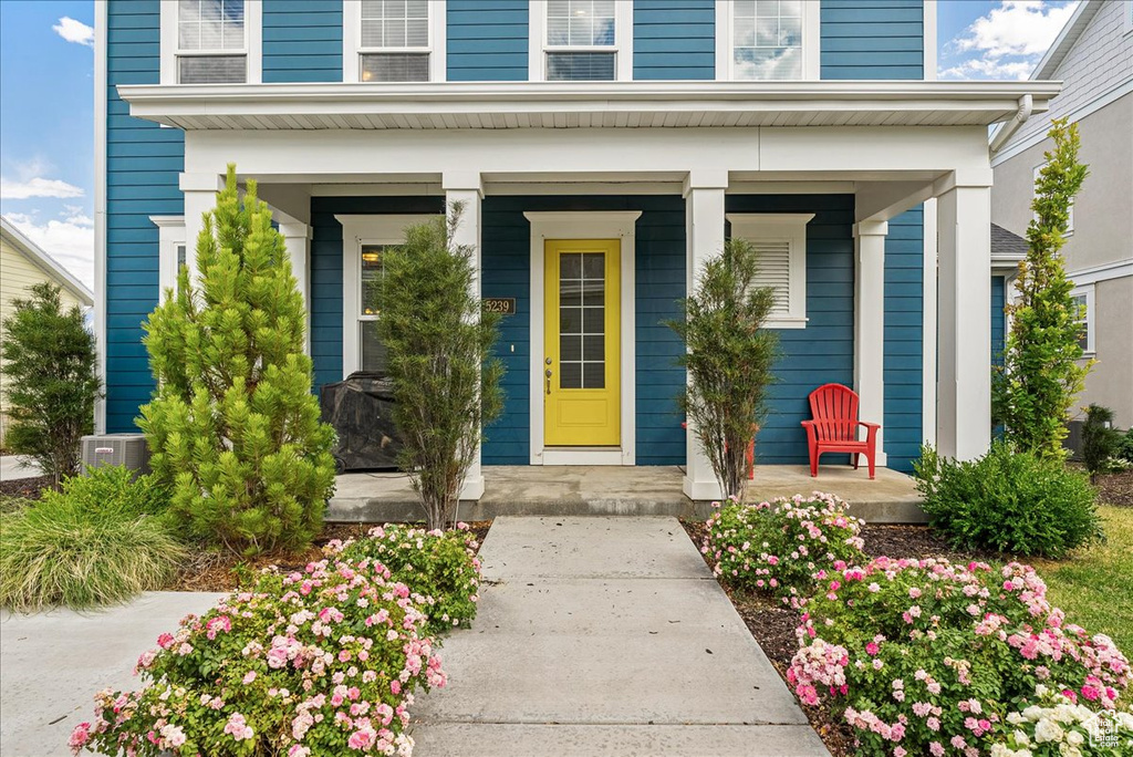 Property entrance featuring a porch