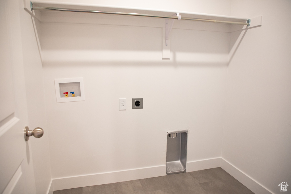 Laundry room with electric dryer hookup and hookup for a washing machine