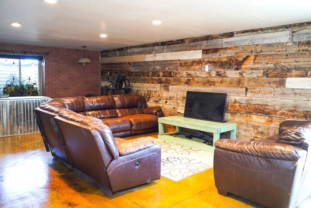 14320 N 5855 E Chester, UT 84623