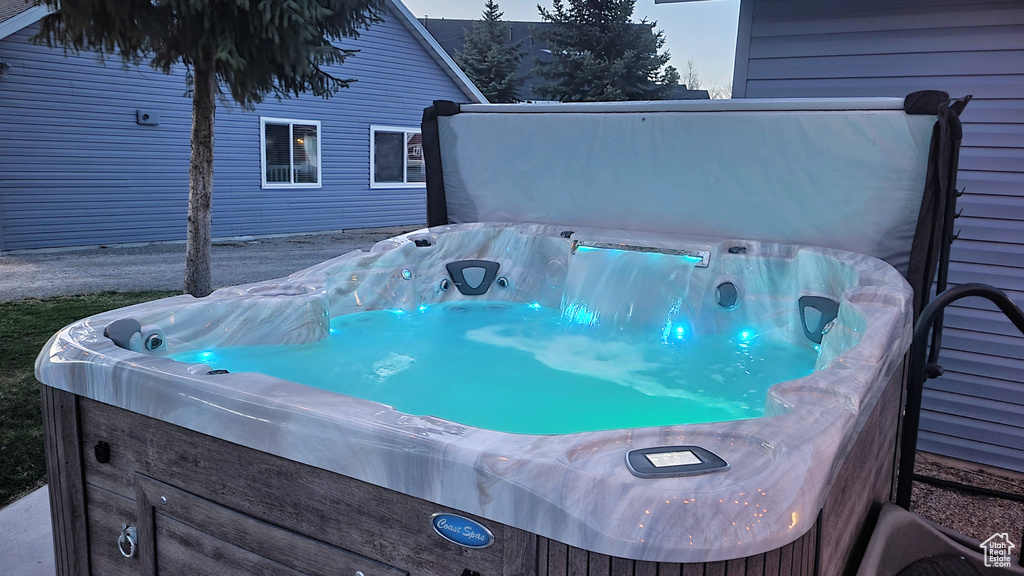 Exterior view of a jacuzzi