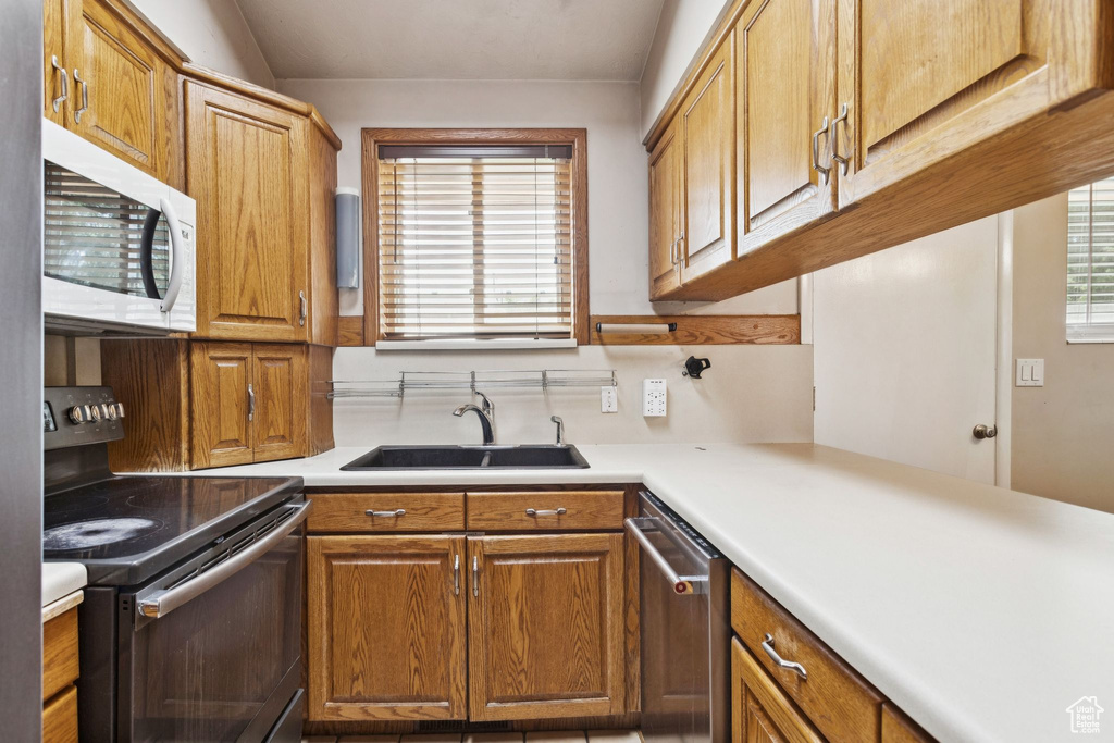 6924 S 2160 W West Jordan, UT 84084