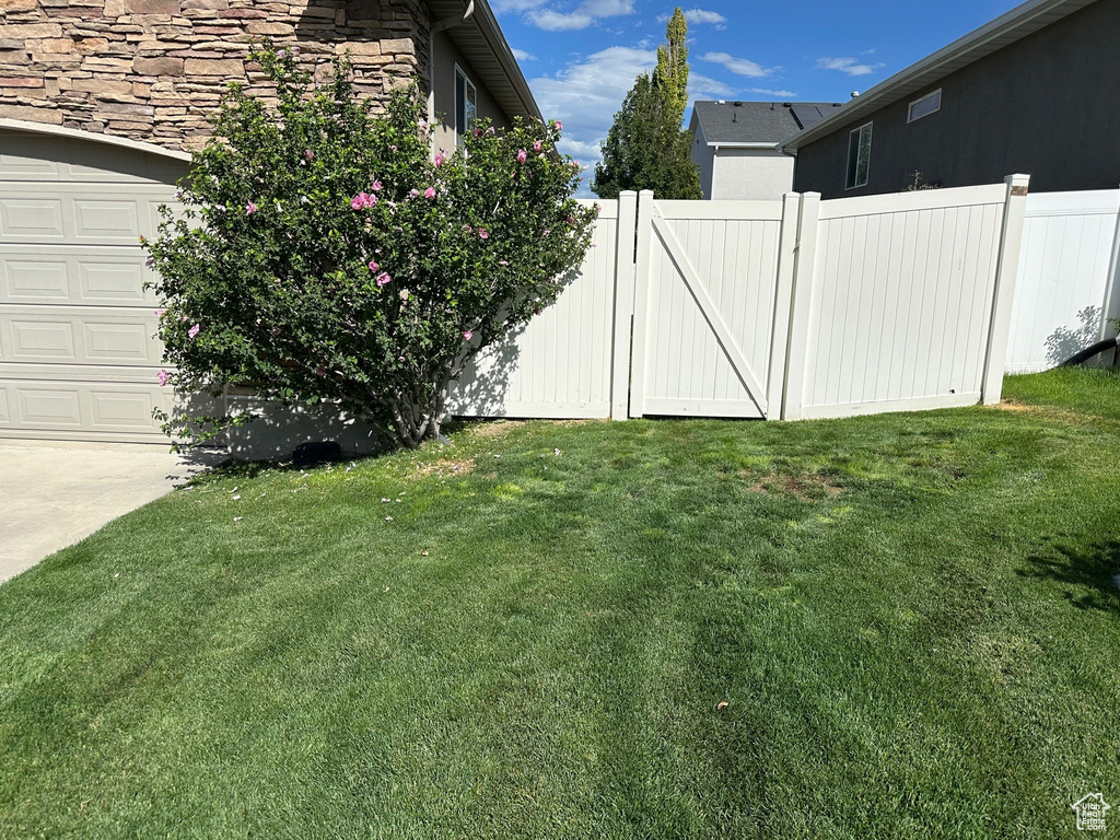 Photo 3 for MLS #2098411 at 13677 S Buckeye Way