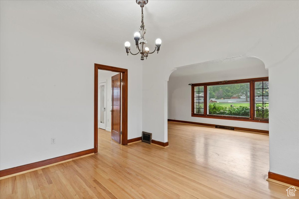 Photo 7 for MLS #2098416 at 2737 S Harrison Blvd
