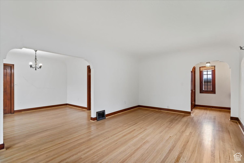 Photo 5 for MLS #2098416 at 2737 S Harrison Blvd