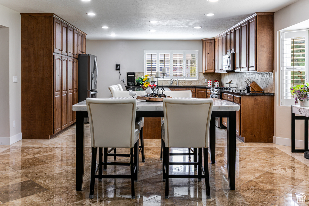 2148 E PINECREST LN Sandy, UT 84092