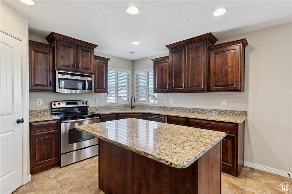 5464 S 3200 W Roy, UT 84067