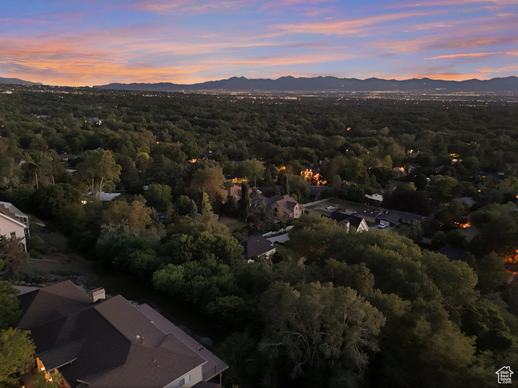 Aerial overview of property\\\\\\\\\\\\\\\'s location featuring a mountainous background