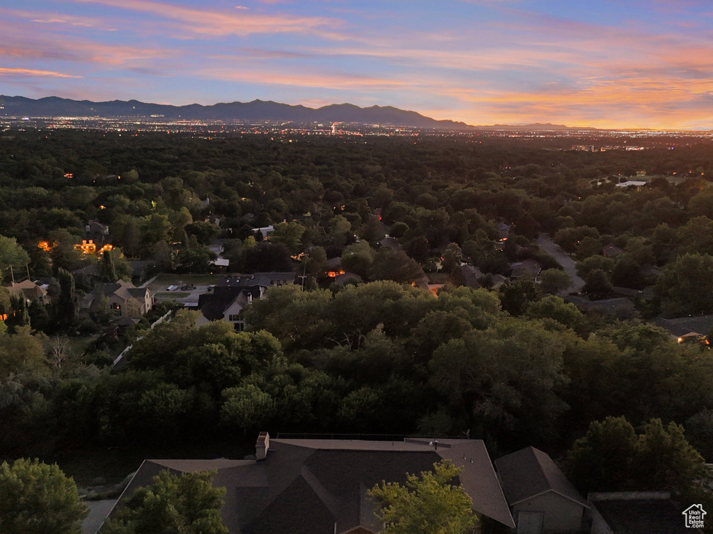 Aerial view of property\\\\\\\\\\\\\\\'s location with a mountain backdrop