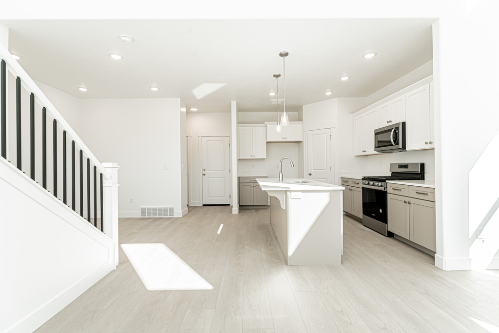 1546 W TALUS RIDGE DR #944 Saratoga Springs, UT 84045