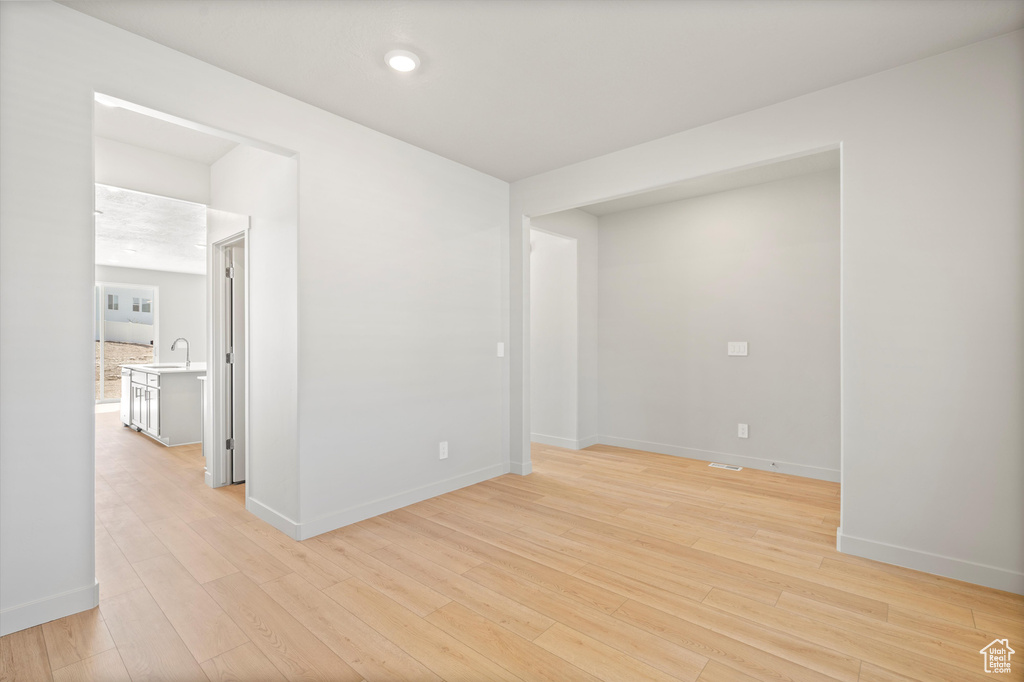 Photo 8 for MLS #2098498 at 1368 N Baen Way #0236