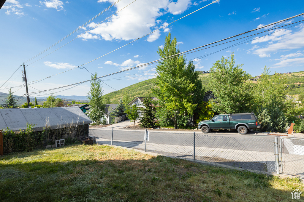 View of yard with a mountain view