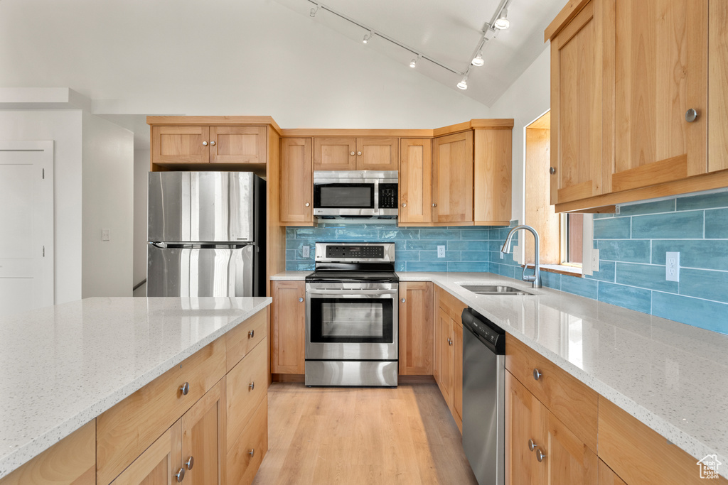 1538 N MACKINAW WAY Garden City, UT 84028