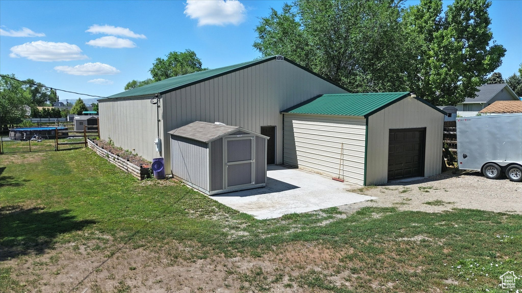 Detached garage with a storage unit