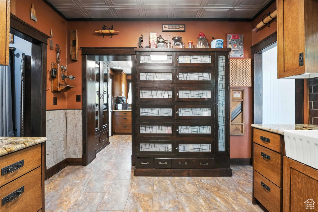 Bathroom with an ornate ceiling