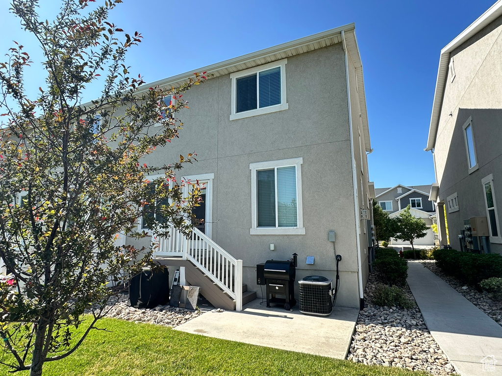 214 W WHITEWATER DR Vineyard, UT 84059