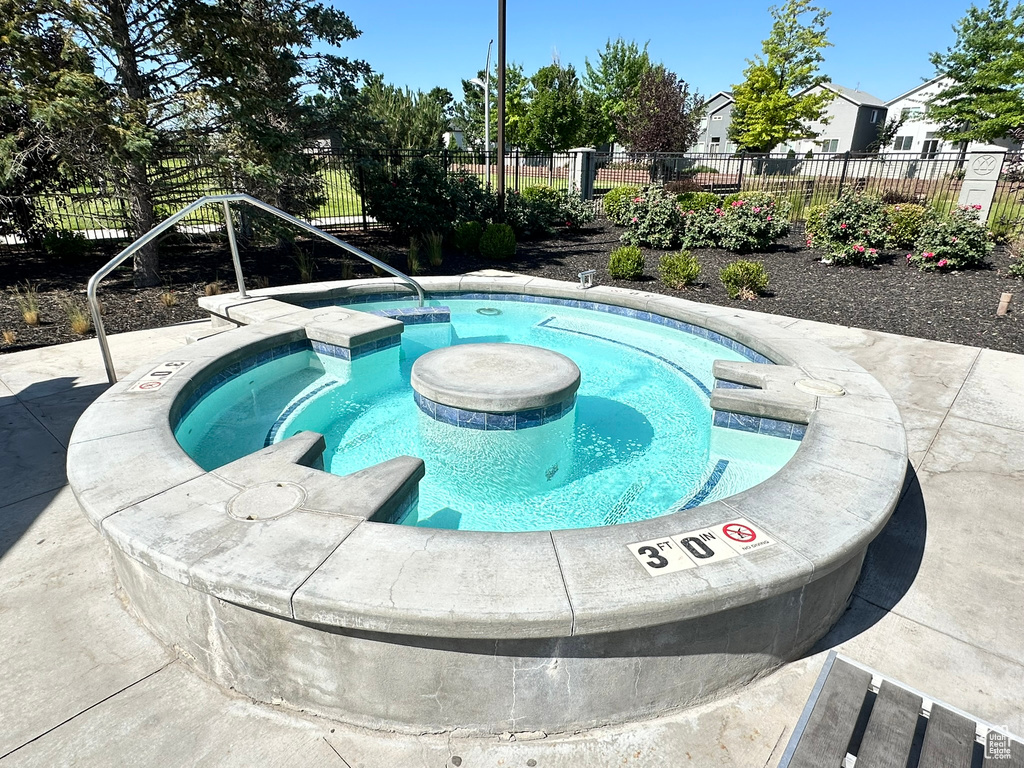 214 W WHITEWATER DR Vineyard, UT 84059
